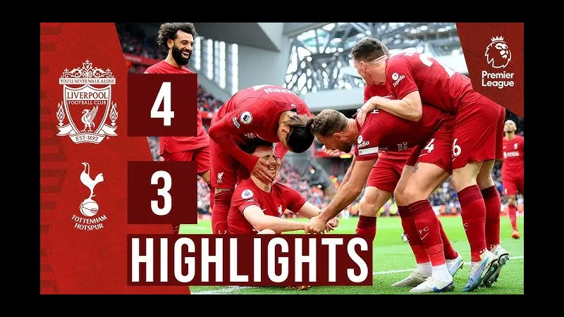 Cầu thủ của Tottenham và Liverpool cùng tranh chấp bóng giữa trận đấu Cầu thủ của Tottenham và Liverpool cùng tranh chấp bóng giữa trận đấu