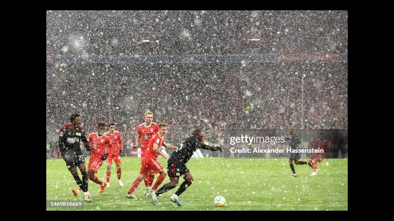 Cầu thủ Bayern Munich dùng kỹ thuật lừa qua cầu thủ Union Berlin