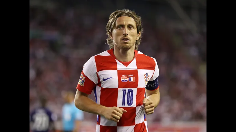 Cầu thủ Croatia với pha xử lý bóng tinh tế trước Colombia